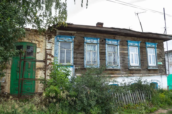 Forschungsspaziergang Mit Historikern Durch Die Stadt Werchneuralsk Baudenkmäler Ihre Zerstörung — Stockfoto