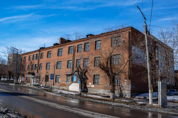 Исследование Прогулки Историками Городе Троицке Увидеть Архитектурные Памятники Разрушения Реставрации — стоковое фото