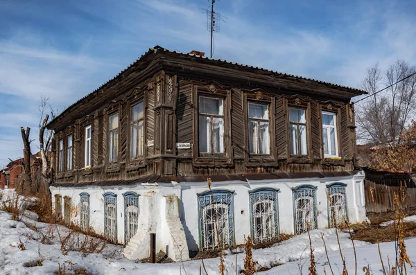 Исследование Прогулки Историками Городе Троицке Увидеть Архитектурные Памятники Разрушения Реставрации — стоковое фото