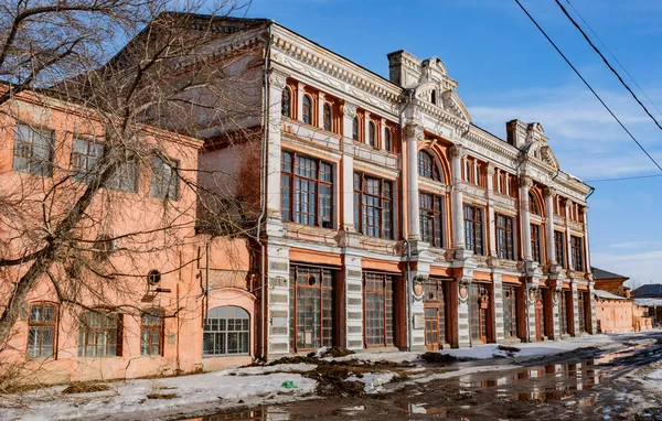 Spacer Badawczy Historykami Mieście Troitsk Aby Zobaczyć Zabytki Architektury Ich — Zdjęcie stockowe