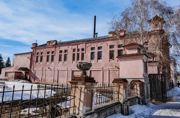 Έρευνα Πόδια Τους Ιστορικούς Στην Πόλη Του Troitsk Για Δείτε — Φωτογραφία Αρχείου