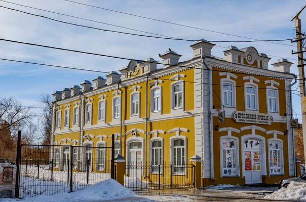 Passeio Pesquisa Com Historiadores Cidade Troitsk Para Ver Monumentos Arquitetônicos — Fotografia de Stock