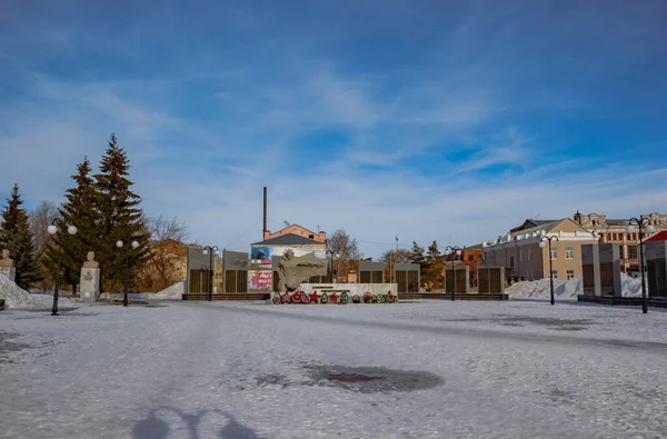 Forskning Promenad Med Historiker Staden Troitsk För Att Arkitektoniska Monument — Stockfoto