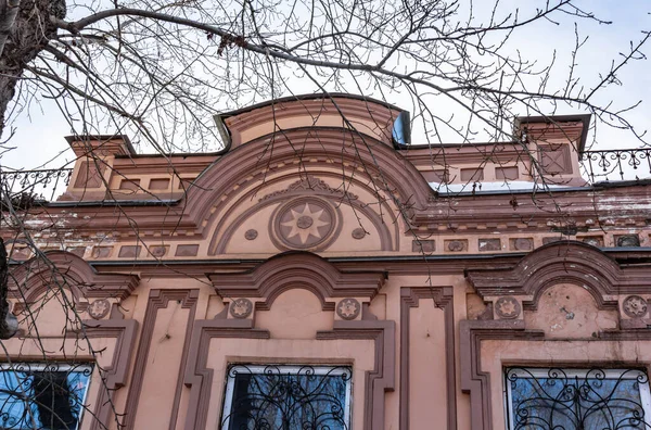 Spacer Badawczy Historykami Mieście Troitsk Aby Zobaczyć Zabytki Architektury Ich — Zdjęcie stockowe