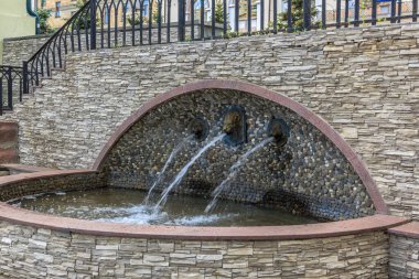 Yazın Tataristan, Kazan ve Bolgar 'da tarihi yürüyüş bulutlu yaz gökyüzünün arka planına karşı