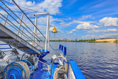 Turist yaz yürüyüşü Nizhny Novgorod 'un tarihi yerlerinde