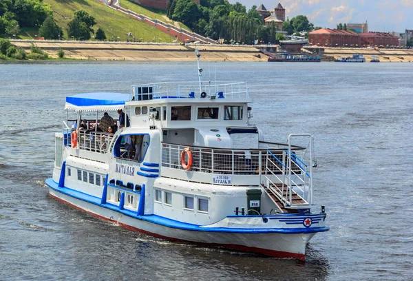 Passeggiata Turistica Estiva Attraverso Luoghi Storici Nizhny Novgorod — Foto Stock