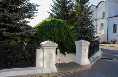 Tataristan 'da tarihi yürüyüş, Kazan yazın bulutlu gökyüzünün arka planına karşı.