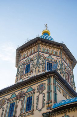 Tataristan 'da tarihi yürüyüş, Kazan yazın bulutlu gökyüzünün arka planına karşı.