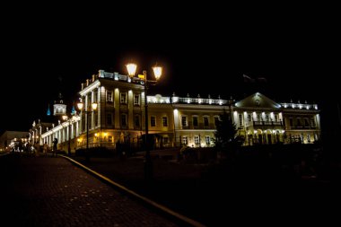 Tataristan 'da tarihi yürüyüş, Kazan yazın bulutlu gökyüzünün arka planına karşı.