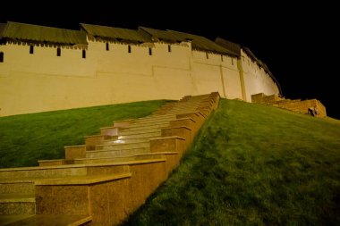 Tataristan 'da tarihi yürüyüş, Kazan yazın bulutlu gökyüzünün arka planına karşı.