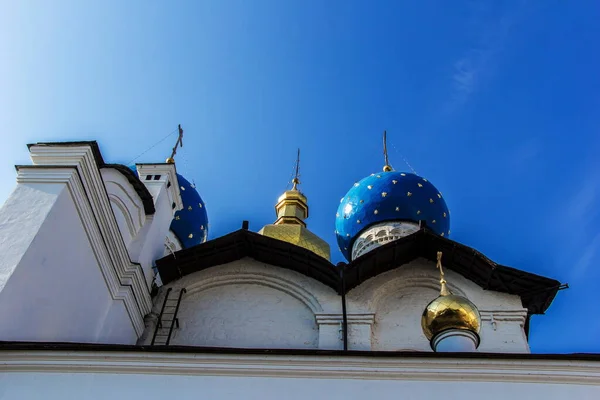 Passeio Histórico Tartaristão Kazan Verão Contra Fundo Céu Com Nuvens — Fotografia de Stock