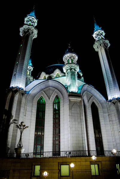 Historická Procházka Tatarstánu Kazan Létě Pozadí Oblohy Mraky — Stock fotografie