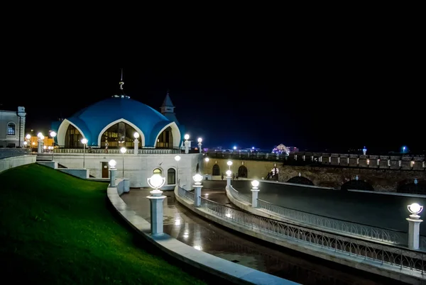 Promenade Historique Tatarstan Kazan Été Sur Fond Ciel Nuageux — Photo