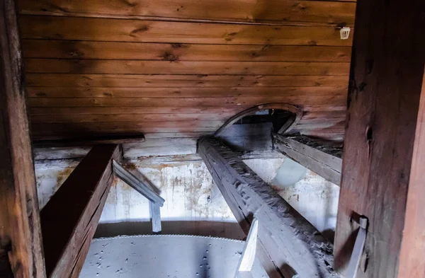 Onderzoek Wandeling Door Verlaten Slijterij Een Wijnmagazijn Van Vereniging Van — Stockfoto