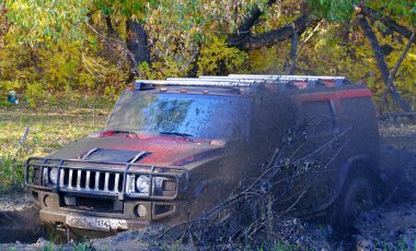 Off-road Amatör yarışları off-road hızında özel arabalarda eğitiliyor