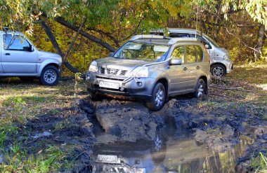 Off-road Amatör yarışları off-road hızında özel arabalarda eğitiliyor