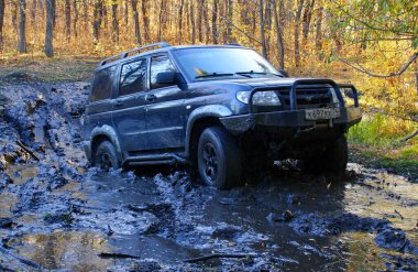 Off-road Amatör yarışları off-road hızında özel arabalarda eğitiliyor