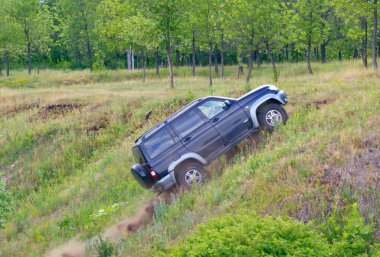 Off-road Amatör yarışları off-road hızında özel arabalarda eğitiliyor