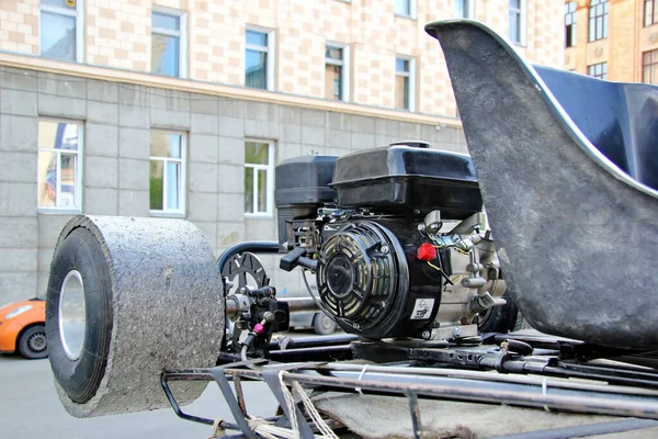 内燃机内燃机内燃机自制运动三轮车 — 图库照片