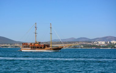 Tatilin sırasında açık denizde yat gezileri. bulanık odak