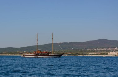 Tatilin sırasında açık denizde yat gezileri. bulanık odak