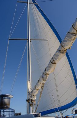 Tatilin sırasında açık denizde yat gezileri. bulanık odak