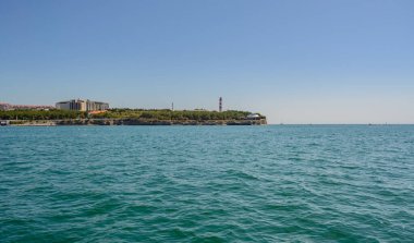 Tatilin sırasında açık denizde yat gezileri. bulanık odak