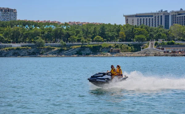 Excursiones Yate Mar Abierto Durante Sus Vacaciones Enfoque Borroso — Foto de Stock