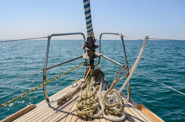 Яхти Подорожують Відкритому Морі Під Час Відпустки Розмитий Фокус — стокове фото