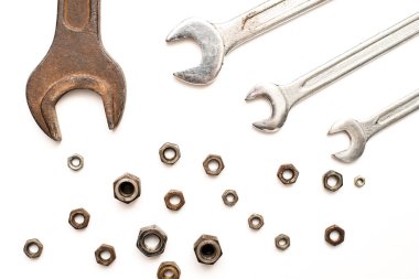 Alet edevat kırıcı, fındık ve fındık onar. Araba teftişi ve bakımı.