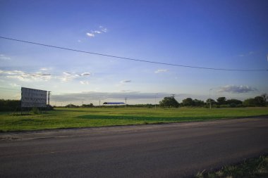 Kırsalda boş bir yol