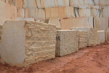 Peder Paraso, Minas Gerais, Brezilya - 18 Ocak 2016: Granit madeni ve büyük blokları