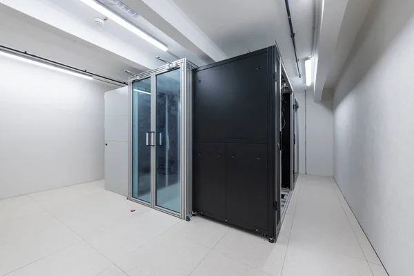 Rack Einheiten Der Computer Datenverarbeitung Service Center Umweltkontrolle — Stockfoto