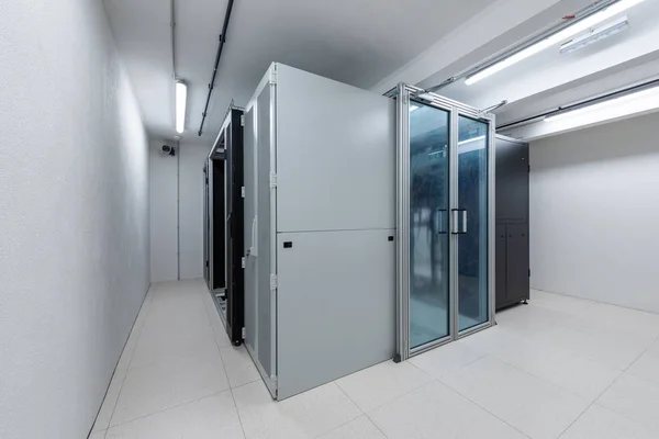 Cold Aisle Containment Row Cooling Rack Units Computer Data Center — Stock Photo, Image