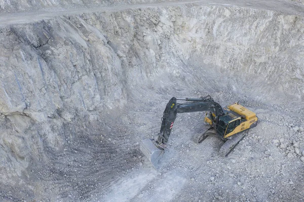 Vista Aérea Excavadora Cadena Cubo Mina Pesada Con Pala Hoyo — Foto de Stock