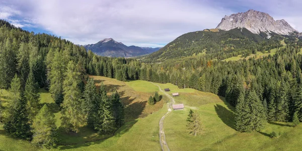 Montagna Alpi Panorama Prato Con Foresta Zugspitze Ehrwald Autunno Autunno — Foto Stock