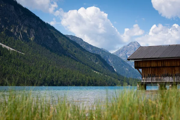 Ländliches Hölzernes Bootshaus Wunderschönen Bergsee Plansee Tirol Österreich — Stockfoto