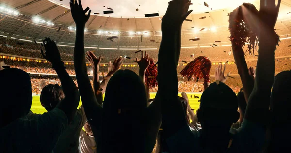 Eine Gruppe Jubelnder Fans Schaut Sich Eine Sportmeisterschaft Stadion Ihre — Stockfoto
