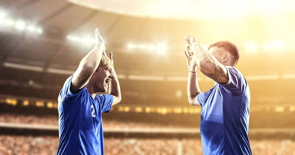 Jogador Futebol Feliz Comemorar Uma Vitória Estádio Futebol Profissional — Fotografia de Stock