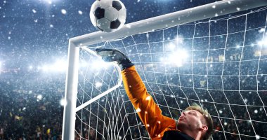 Kaleci yağıyor iken bir profesyonel futbol stadyumu bir hedefe kurtarmak çalışır. Stadyum ve kalabalık 3d yapılır.