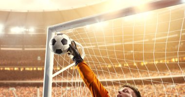Kaleci güneşin doğduğunu iken bir profesyonel futbol stadyumu bir hedefe kurtarmak çalışır. Stadyum ve kalabalık 3d yapılır.