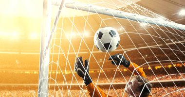 Kaleci güneşin doğduğunu iken bir profesyonel futbol stadyumu bir hedefe kurtarmak çalışır. Stadyum ve kalabalık 3d yapılır.