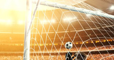 Kaleci güneşin doğduğunu iken bir profesyonel futbol stadyumu bir hedefe kurtarmak çalışır. Stadyum ve kalabalık 3d yapılır.