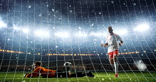 Attacker Scores Goal Celebrates Victory Professional Soccer Stadium While Snowing — Stock Photo, Image