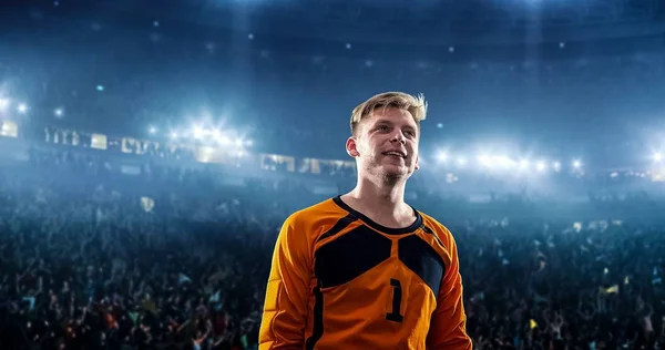 Jogador Futebol Feliz Comemorar Uma Vitória Estádio Futebol Profissional — Fotografia de Stock