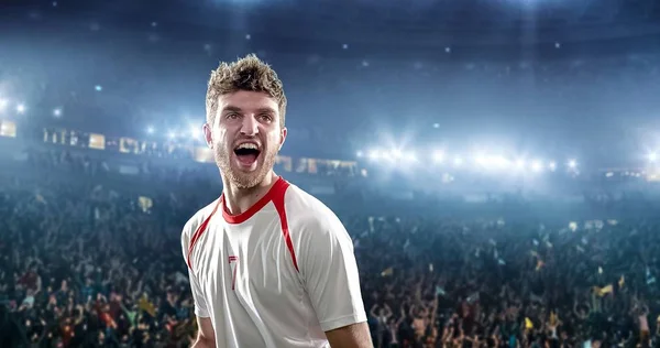 Jogador Futebol Feliz Comemorar Uma Vitória Estádio Futebol Profissional — Fotografia de Stock