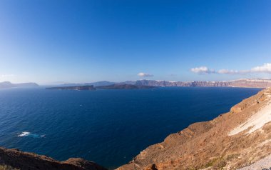 Yunanistan 'ın Santorini adasında Caldera üzerinde gün batımı.