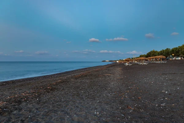 Praia Perivolos Ilha Santorini Grécia Fundo Céu Azul Com Nuvens — Fotografia de Stock