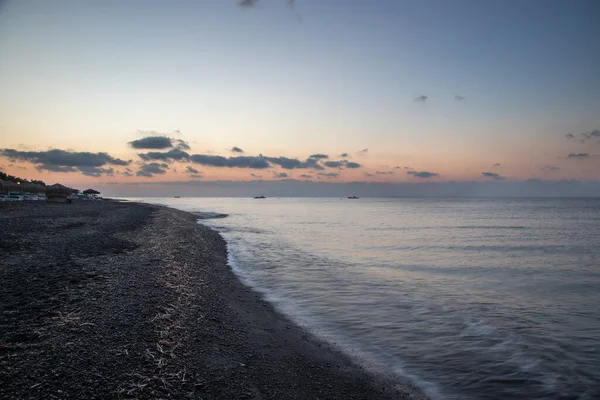 Plage Perivolos Sur Île Santorin Grèce Lever Soleil Fond Est — Photo